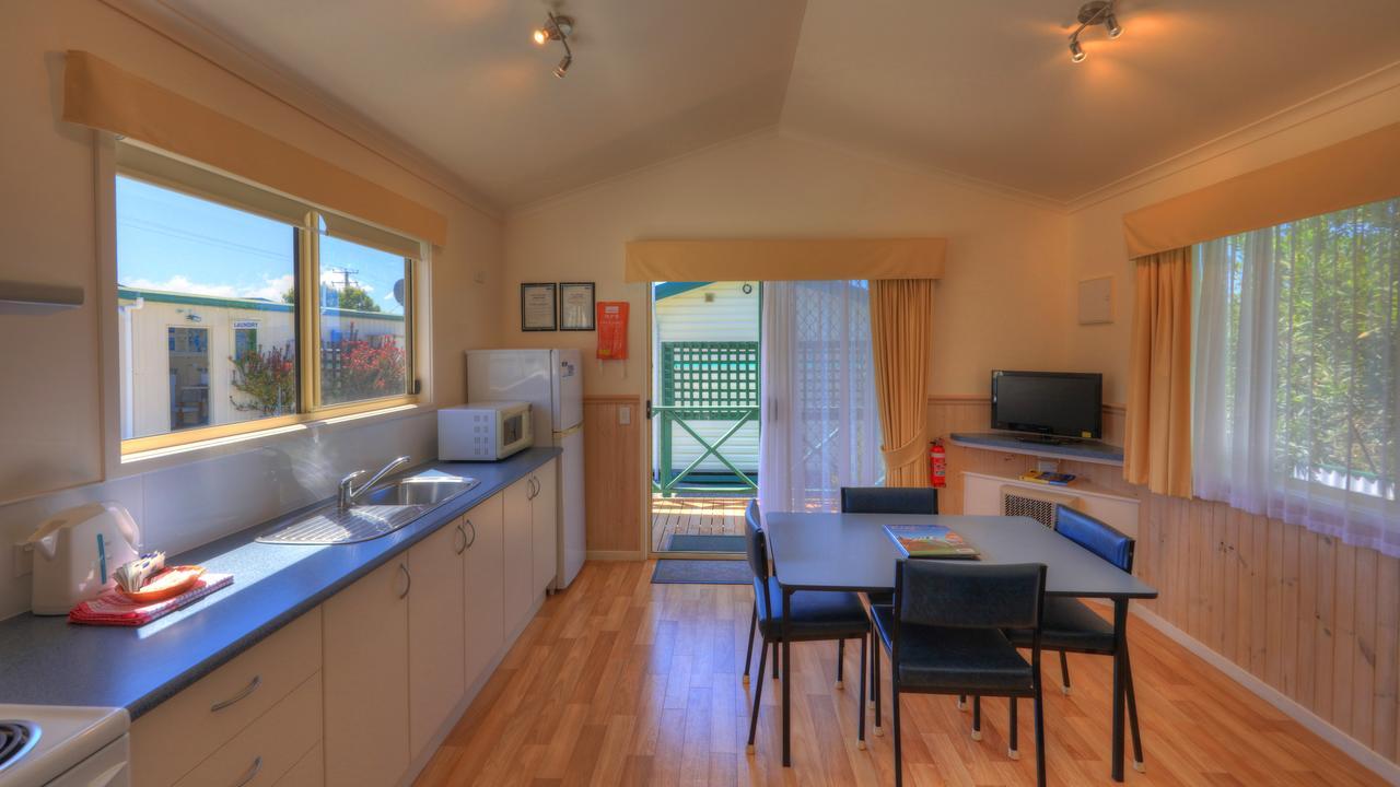 Готель Bicheno Cabin Park Екстер'єр фото