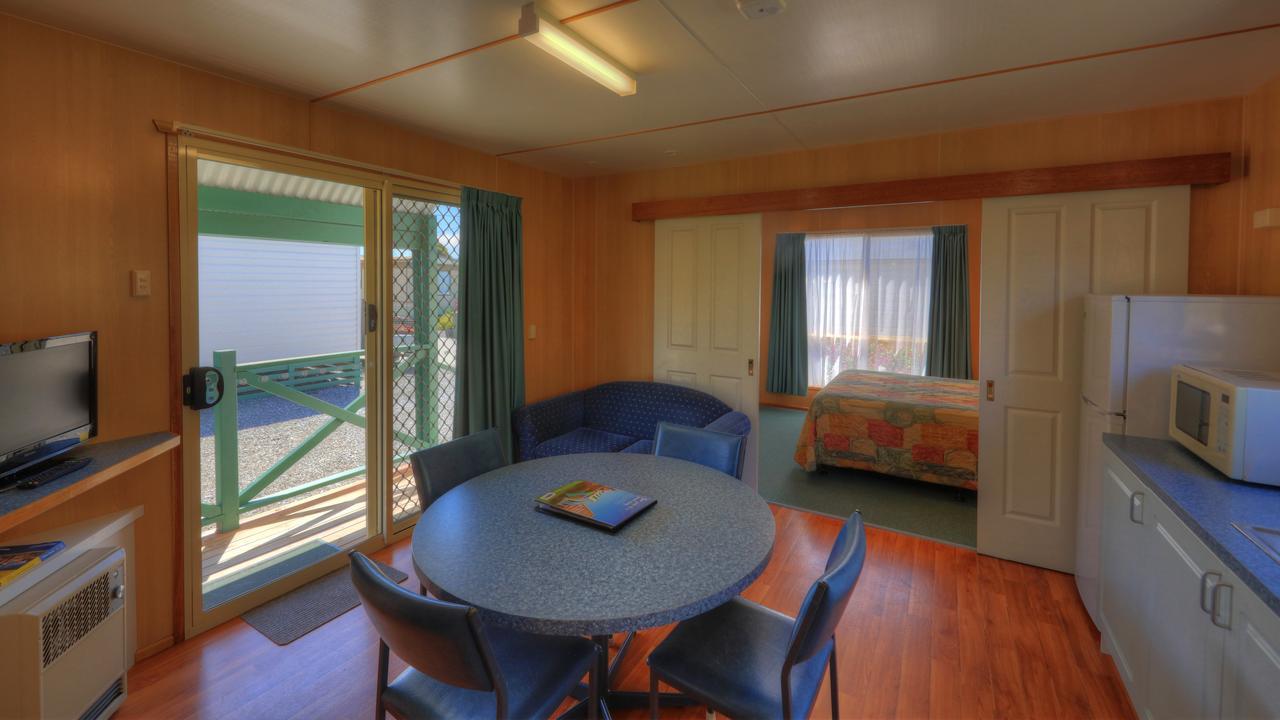 Готель Bicheno Cabin Park Екстер'єр фото